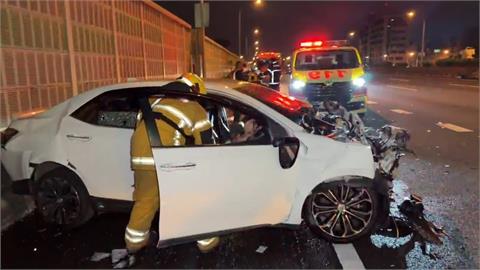 快新聞／國一高雄段死亡車禍！小車追撞水泥車「車頭全毀」　1女無生命跡象