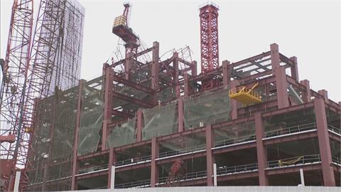 快新聞／第二行政中心工地吊塔掉落釀1死3傷！　新北市府開罰勒令停工