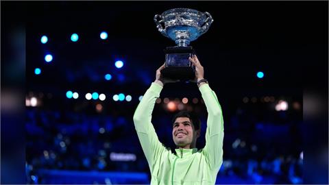 澳網(影)／艾卡拉茲集滿網球四大滿貫賽金盃！身上的最新刺青將是「這隻動物」