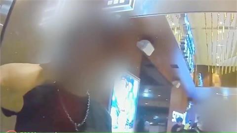 看電影變全武行！滑手機遭提醒　男子惱羞成怒打人