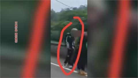 驚險！越南籍騎士逆向險對撞　多名車友控：累犯
