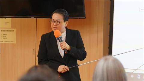 快新聞／糗了！中國五毛出征酸「慕洋犬」鬧場　反遭作家一句神回嗆爆