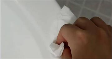 10年都在擦馬桶！丈夫一句「房子是我的」　再婚妻心寒提離婚