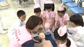 小小護理師體驗營！學習傷口照護、CPR