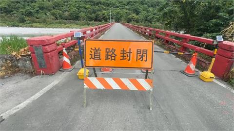 花蓮"萬里溪"堰塞湖憂潰堤溢流 西寶橋封閉.撤離183人