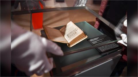 500年禁書再次現身！5萬人曾因「它」死亡　買主親揭驚悚內容
