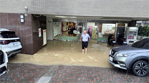 山陀兒雨彈炸基隆！　維德醫院淹水一度達「小腿肚」