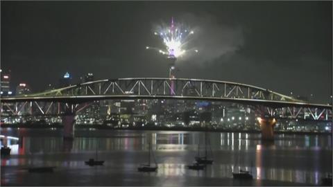 全球最早跨年煙火秀！ 紐西蘭天空塔絢爛煙火邁入2026