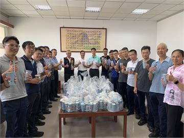快新聞／盛夏將至！豐原分局長霸氣訂400杯健康飲　向辛勞同仁致謝