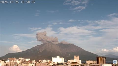 快新聞／鹿兒島火山爆發　1千公尺煙柱沖天「恐出現大型火山岩」
