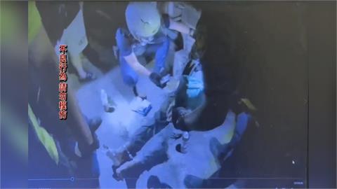 賊星該敗! 通緝犯躲警"卡浴室鐵窗"狼狽遭逮