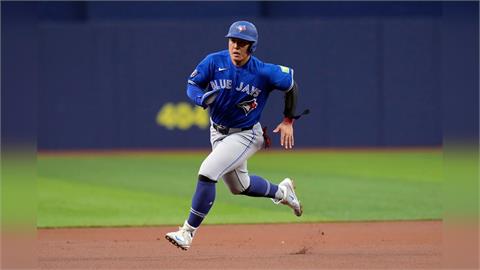 MLB(影)／「岡本010」出爐！單月前5戰狂炸5轟穩居藍鳥全壘打王