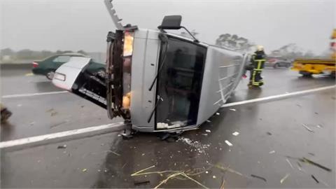 從嘉義去台東比賽　國中棒球隊國道打滑翻車8師生傷
