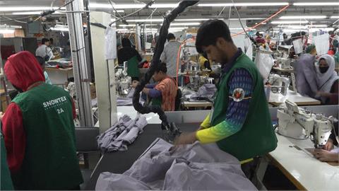 孟加拉成衣業回溫　底層員工薪水仍低.工作環境