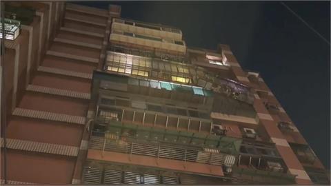 基隆男「為200元風衣殺母」墜樓亡！相驗身中約10刀　致命傷曝光了