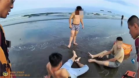 桃園3學生沙灘戲水驚魂！海巡操作「遙控式動力救生圈」神救援