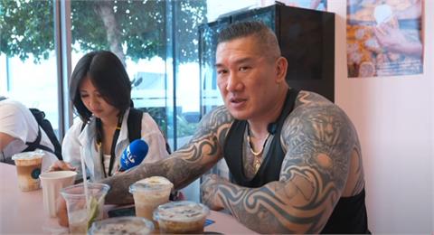 直播才剛衝破45萬人！館長開噴「親中名嘴眼紅」：流量不到我尾數的就閉嘴