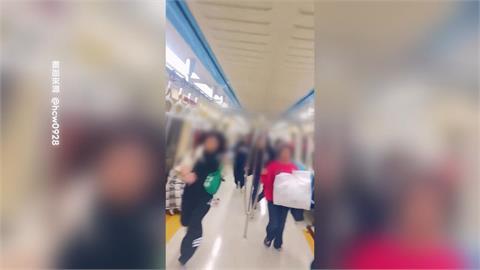 北門站大逃竄！男揮舞雨傘　民眾狂奔包包、鞋子都不管了