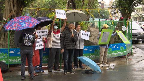 松山撫遠公園50年老樹被砍一片　綠意變黃土！休憩環境走樣！