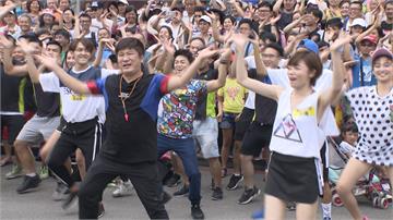 等17年終奪綜藝節目主持人 胡瓜感性：曾質疑自己