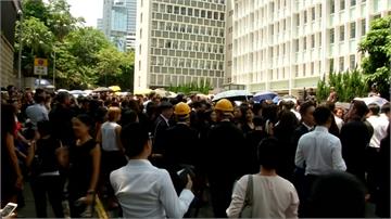 反送中／捍衛香港司法獨立 上千律師街頭無聲抗議
