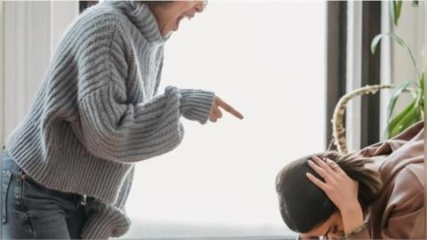 婆婆植牙9萬「小姑要她分攤」！尪霸氣救援嗆1句　網傻眼：你被做局…