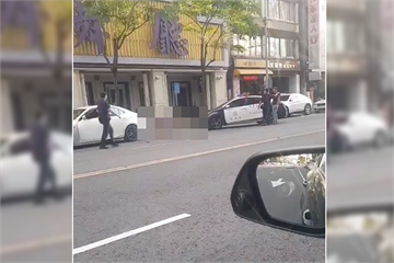 快新聞／高雄男子才剛步出酒店就被砍 全身鮮血倒臥在人行道死亡