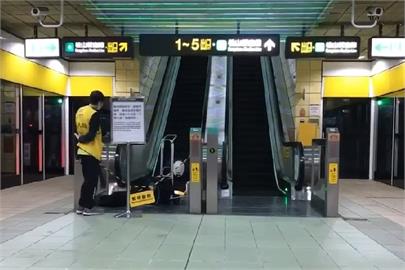 快新聞／新北捷運環狀線大坪林站手扶梯故障　幸無人受傷