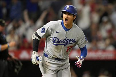 MLB(影)／大谷翔平連4場開砲「本季43轟」　遭三殺守備後掃超前陽春彈吐怨氣