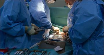 增大手術奪命?億萬富商猝逝手術台 驗屍大逆轉「醫師反遭判刑」