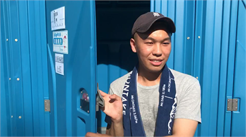 快新聞／上「流動廁所」突被搬動！ 男子緊壓門鎖怕曝光...自嘲：可遇不可求