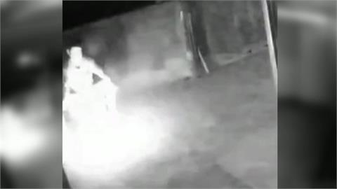 獨!新莊恐怖惡鄰居 街頭揮刀、家中縱火被預防性羈押