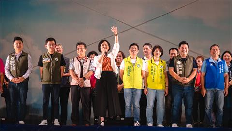 嗨翻新北高工！蘇巧慧、吳琪銘邀紙風車表演　4000人共襄盛舉