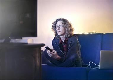 追實境秀追到一半竟發現就是在自己家中拍攝？「4詭異巧合」嚇壞正妹