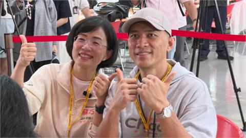 新北隊全出動展氣勢！蘇巧慧合體導演老公登記參選