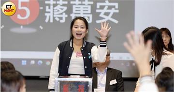 台北市長候選人號次抽籤　蔣萬安5號、沈伯洋3號