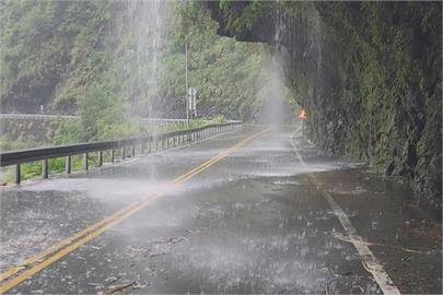 卡努牛步挾豪雨！　公路局宣布「10公路警戒」不排除封路