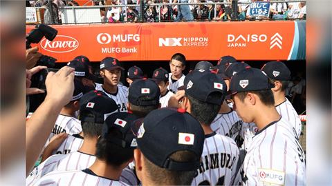 棒球(影)／超越勝負的禮儀風範！U18日本「銀恨」後幫美國「撿垃圾」獲滿場掌聲