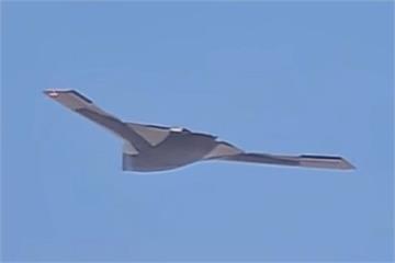 【有片】中國超大型匿蹤無人機GJ-X試飛畫面曝　翼展近B-21、塗裝宛如「空中幻影」