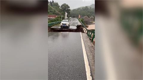 中國多地暴雨　重慶9死11失蹤　網友質疑央視開濾鏡