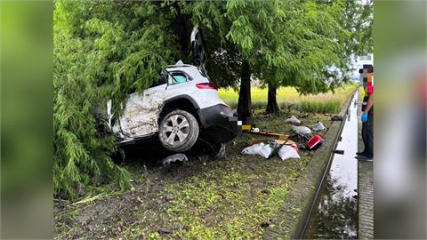 宜蘭7旬翁自撞路樹翻落田裡　後座89歲母身亡、4人受傷