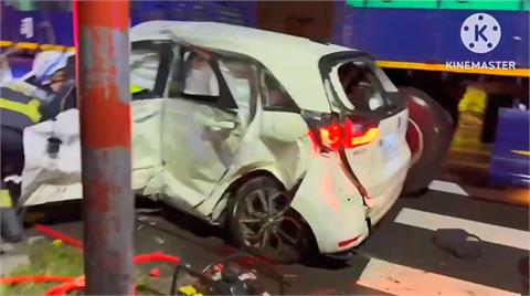快新聞／宜蘭五結深夜重大車禍！與聯結車碰撞　小客車3死2傷