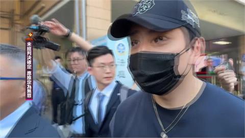 王大陸搭豪車、名錶出庭不認罪　甩鍋好友辯稱「只有叫對方找人」