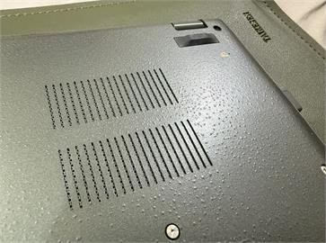 筆電也會「長痘痘」？網友哀號Acer筆電外殼出現不明顆粒　官方怎麼說？