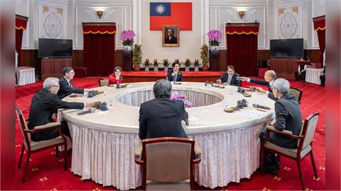 賴清德「邀5院長茶會」韓國瑜突喊：不要化骨綿掌！真相曝他笑回4字