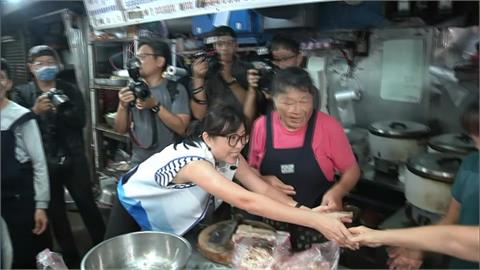 蔣萬安陸戰祭"夫人牌" 妻子石舫亘湖光市場掃街拜票