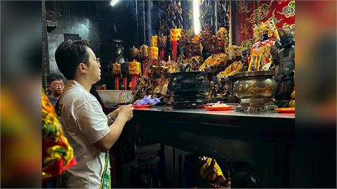 林子揚赴大稻埕慈聖宮參拜　盼得人民支持也獲神明加持