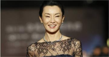 60歲大咖影后漫步巴黎街頭　粉絲驚：像30歲