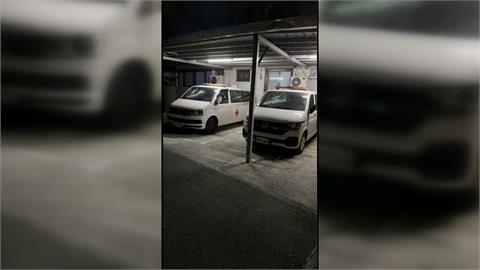 葬儀社老闆疑不滿前員工自立門戶　砸毀２救護車後逃逸、１嫌犯落網