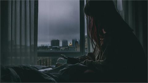 獸父侵犯2未成年女兒害「1產子1墮胎」！死不認罪…檢方怒斥「行為卑劣」求重刑